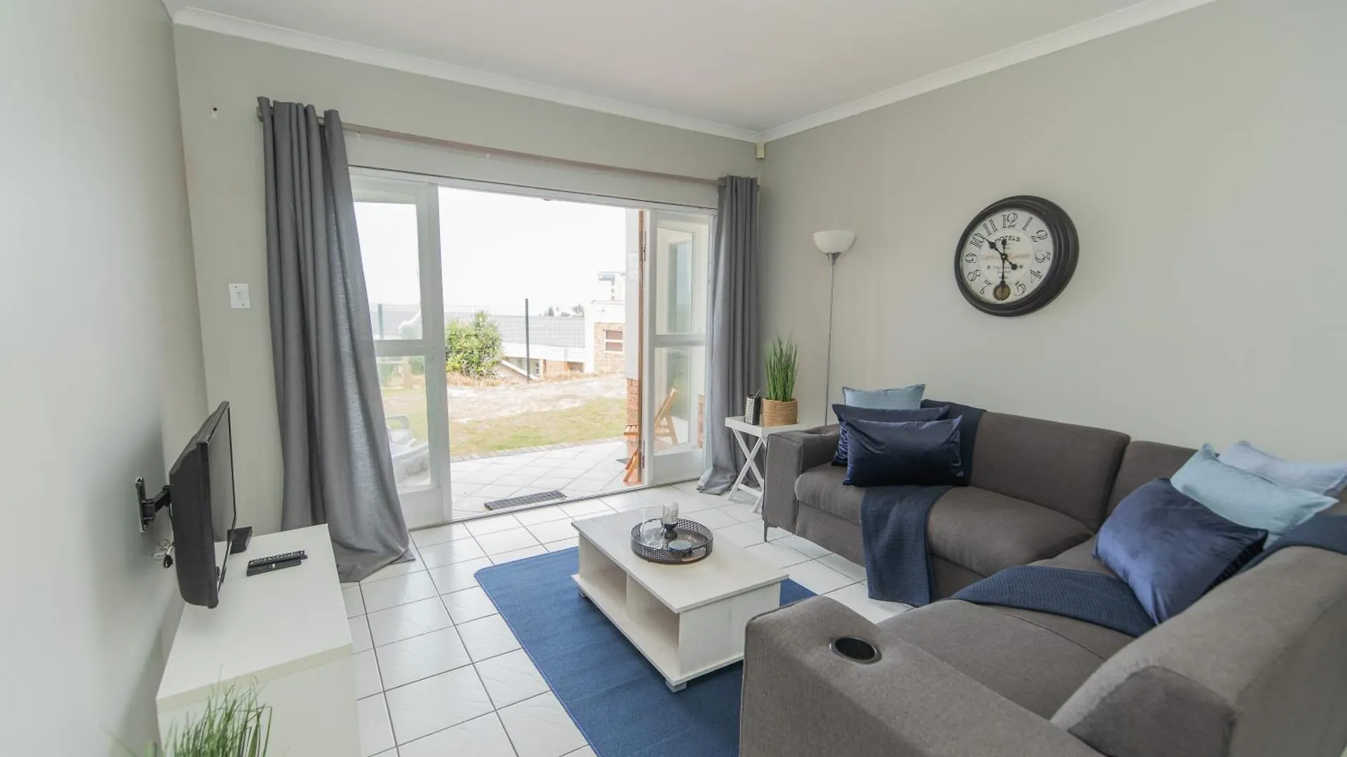 Shells And Bells Beachfront Apartment Port Elizabeth South Africa