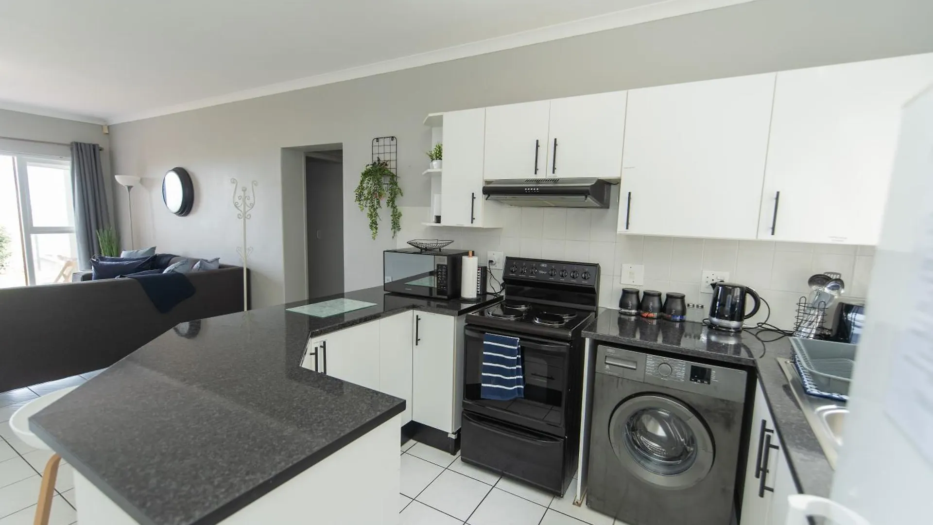 Shells And Bells Beachfront Apartment Port Elizabeth