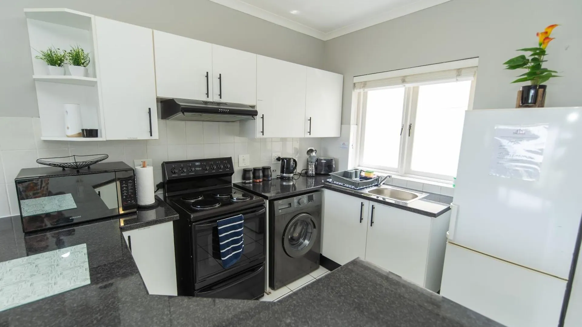 Shells And Bells Beachfront Apartment Port Elizabeth