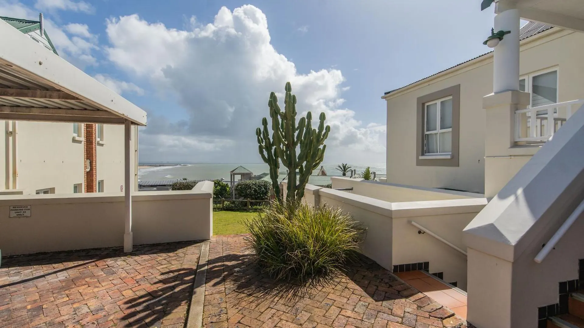 Shells And Bells Beachfront Apartment Port Elizabeth